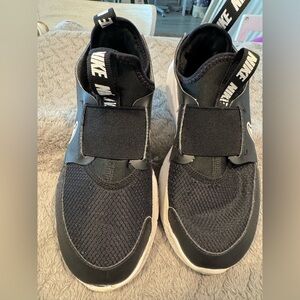 Nike Kids Black and White Slip-On Sneakers with Elastic Strap